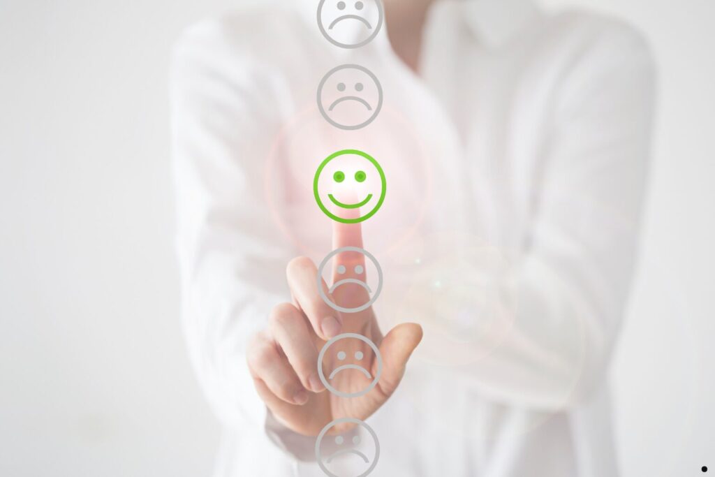 Mosolyogj akkor is, ha belül fáj! (?) – pár szó a toxikus pozitivitásról Mosolyogj akkor is, ha belül fáj! (?) – pár szó a toxikus pozitivitásról